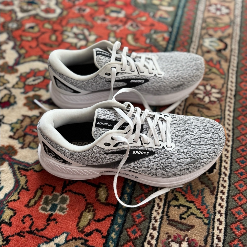 Brooks Adrenaline GTS 23 Shoes, Women’s 9.5